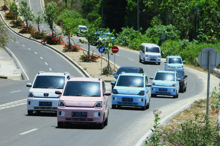 SERES E1 Unjuk Kemampuannya di Bali untuk Dukung Transportasi Berkelanjutan