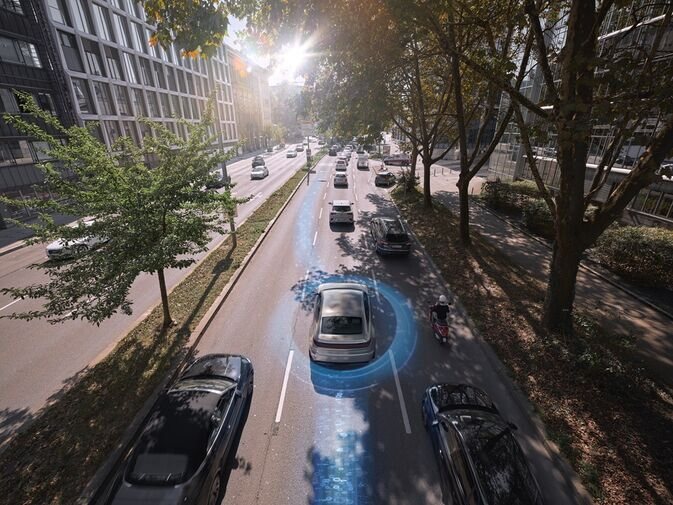 94 Persen Kecelakaan karena Manusia, ADAS Jadi Tameng Cerdas di Tengah Lalu Lintas Brutal