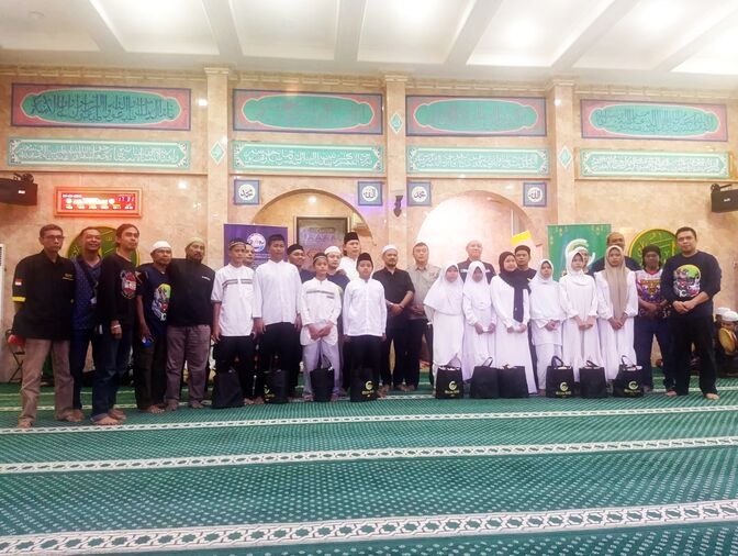 Gas Amal di Bulan Suci: 31 Komunitas Motor Serbu Lebak Bulus, 225 Anak Yatim dan Dhuafa Dapat Santunan