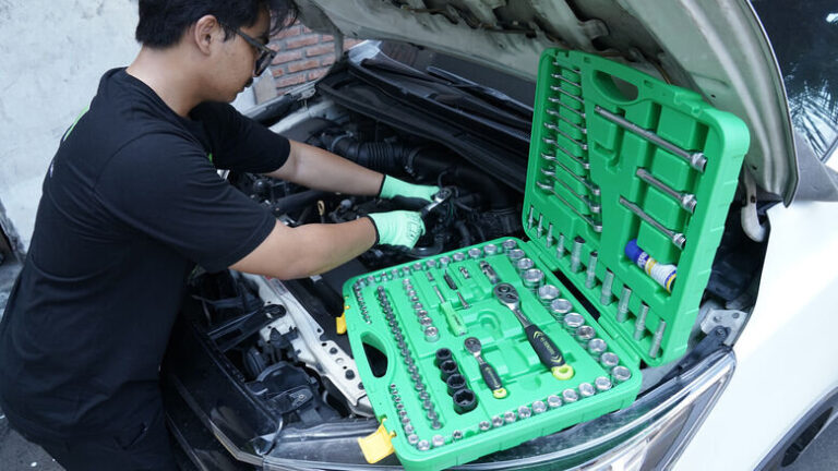 Mudik Bukan Cuma Isi Tangki: Baut Kendur dan Aki Kotor Bisa Gagalkan Perjalanan