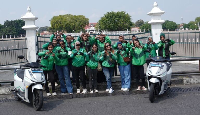 ALVA dan Grab Yogyakarta rayakan Hari Kartini dengan mitra pengemudi perempuan pengguna ALVA N3