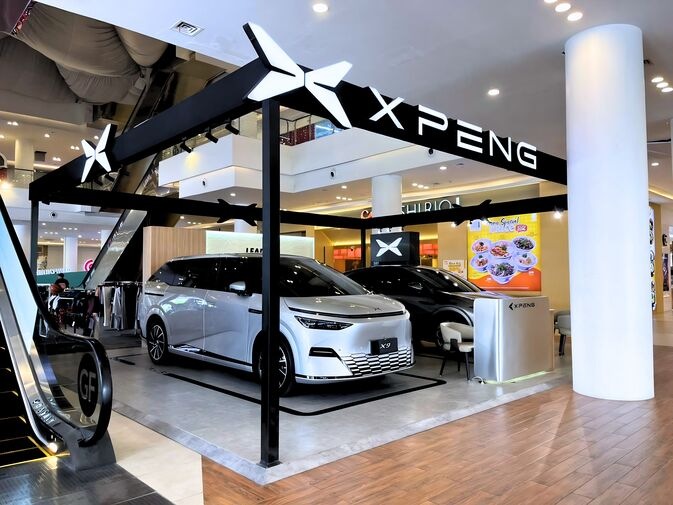 XPENG Indonesia resmi hadir di Batam lewat stan pameran di One Batam Mall